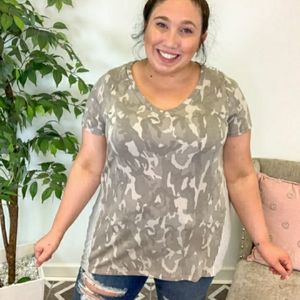 4/$25 Sew In Love L Opposites attract top